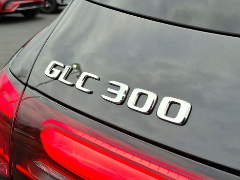 Used 2026 Mercedes-Benz GLC 300 4MATIC image 24