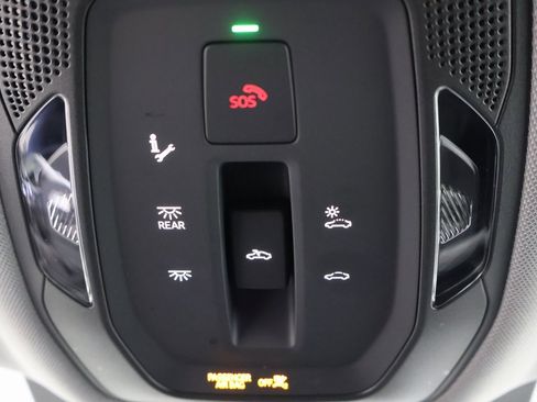 Used 2025 Audi Q5 Premium w/ Convenience Package image 8