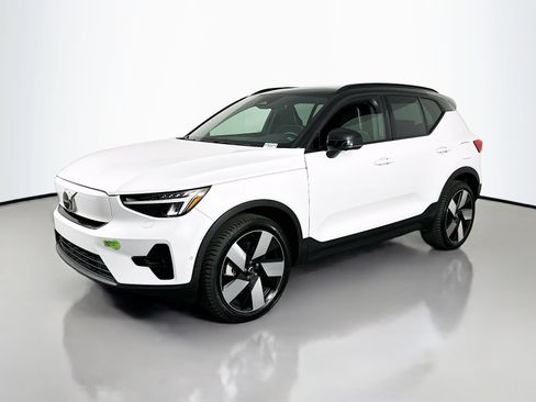 Used 2023 Volvo XC40 Recharge Ultimate w/ Protection Package Premier AWD/4WD image 3