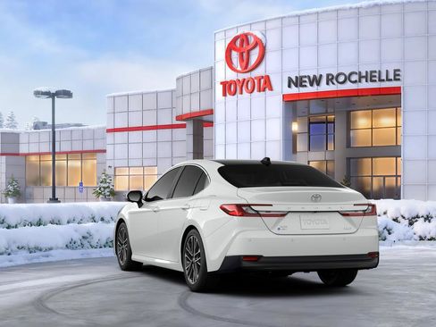 New 2026 Toyota Camry XLE image 7