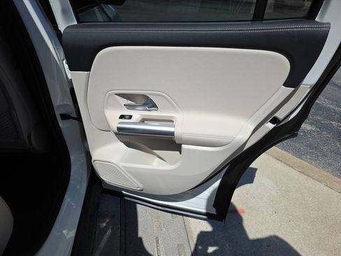 New 2025 Mercedes-Benz GLA 250 image 34