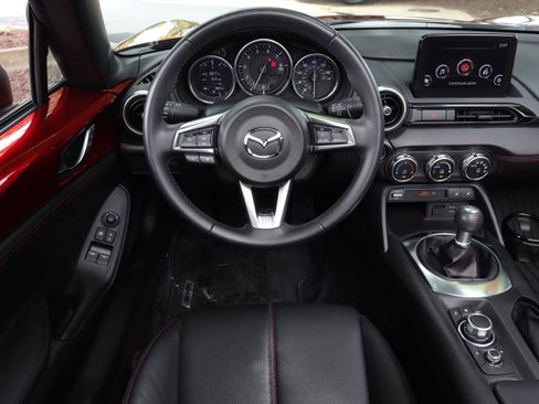 Used 2019 MAZDA MX-5 Miata RF Grand Touring w/ GT-S Package RWD image 29