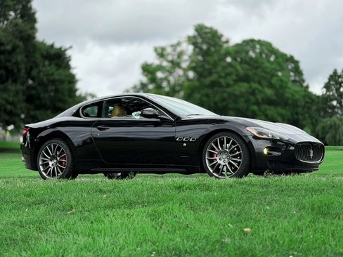 Used 2011 Maserati GranTurismo S RWD image 4