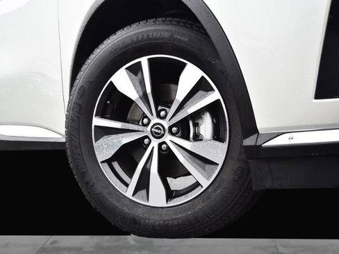 Certified 2024 Nissan Murano SV image 3