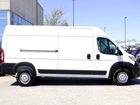 New 2026 RAM ProMaster 2500 w/ Convenience Group image 4