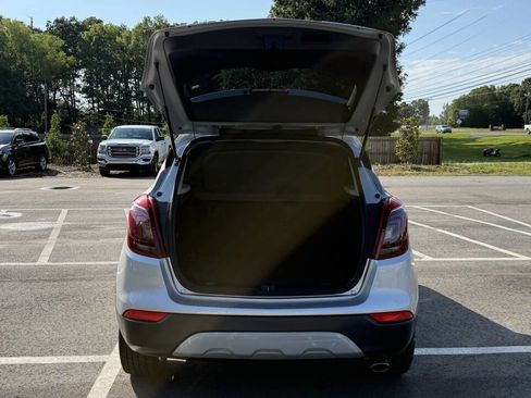 Used 2018 Buick Encore Essence FWD image 4