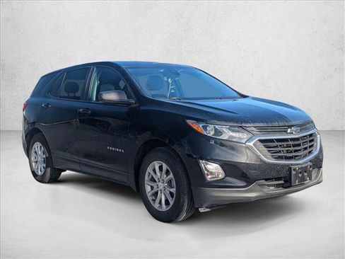 Used 2021 Chevrolet Equinox LS w/ LS Convenience Package image 7
