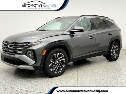 Used 2025 Hyundai Tucson Limited AWD/4WD image 1