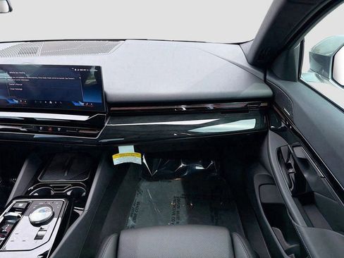 New 2026 BMW 530i w/ Convenience Package RWD image 19