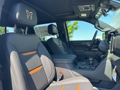 New 2026 GMC Sierra 1500 AT4 w/ AT4 Premium Package AWD/4WD image 23