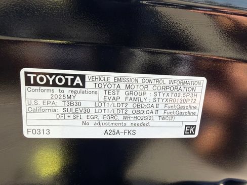 Used 2025 Toyota RAV4 XLE FWD image 24