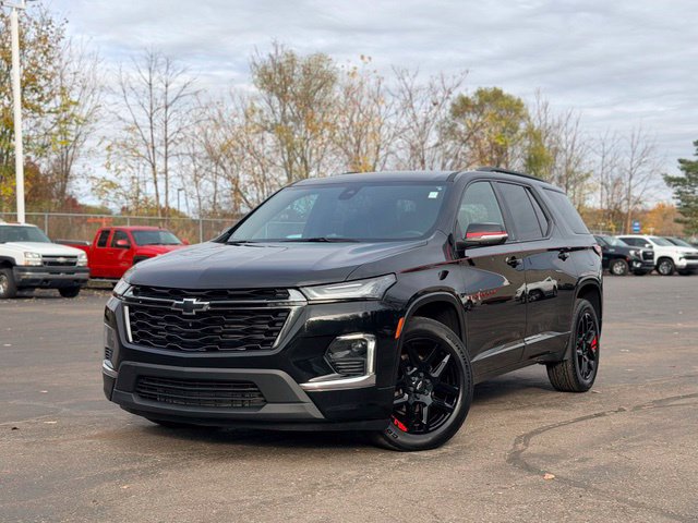 Used 2023 Chevrolet Traverse Premier w/ Redline Edition AWD/4WD image 2