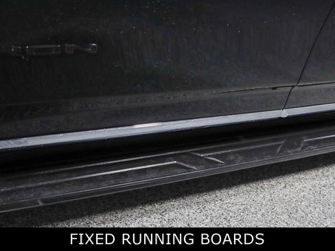 Used 2021 GMC Yukon XL SLT w/ SLT Premium Package AWD/4WD image 12