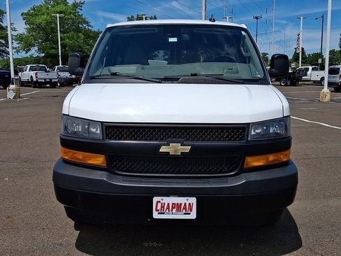 Used 2024 Chevrolet Express 3500 LS RWD image 2