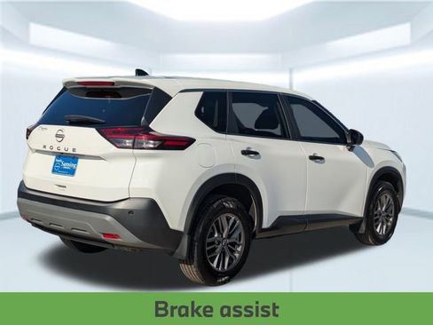 Used 2023 Nissan Rogue S image 6