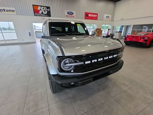Used 2024 Ford Bronco Outer Banks AWD/4WD image 5