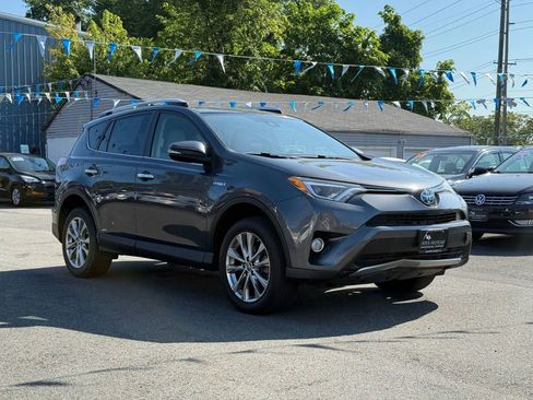 Used 2016 Toyota RAV4 Limited image 3