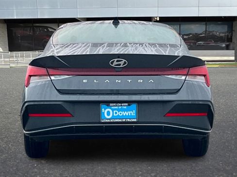 New 2026 Hyundai Elantra SE FWD image 8