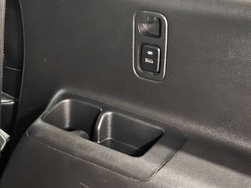Used 2018 Chevrolet Traverse LT FWD image 32