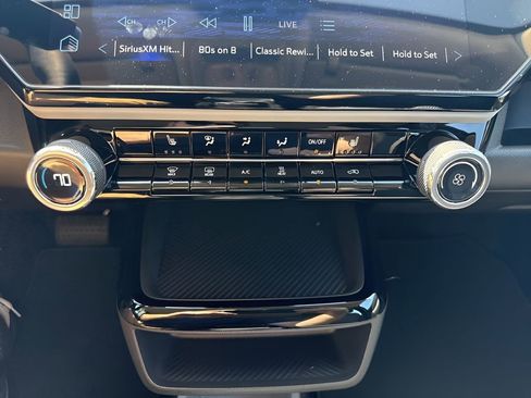 New 2027 Chevrolet Bolt LT w/ Comfort Package FWD image 18