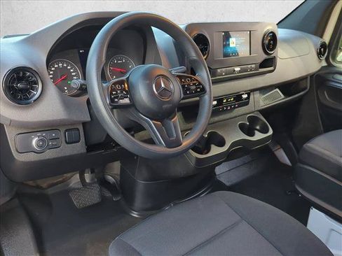 Used 2023 Mercedes-Benz Sprinter 2500 image 10