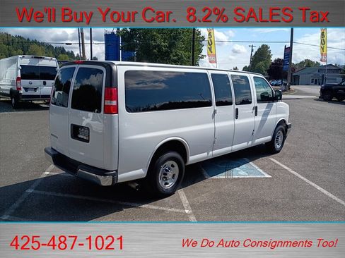 Used 2017 Chevrolet Express 3500 LT w/ LT Preferred Equipment Group RWD image 6