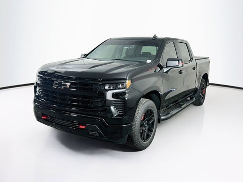 Used 2025 Chevrolet Silverado 1500 RST w/ Redline Edition AWD/4WD image 3