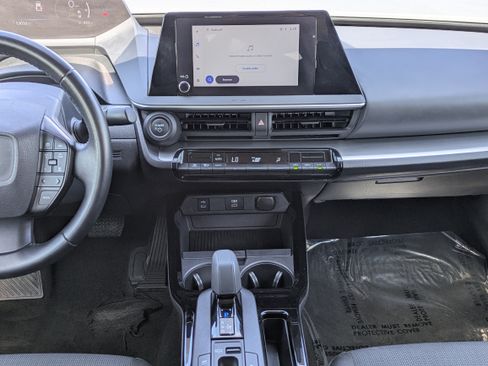 Used 2025 Toyota Prius LE FWD image 16