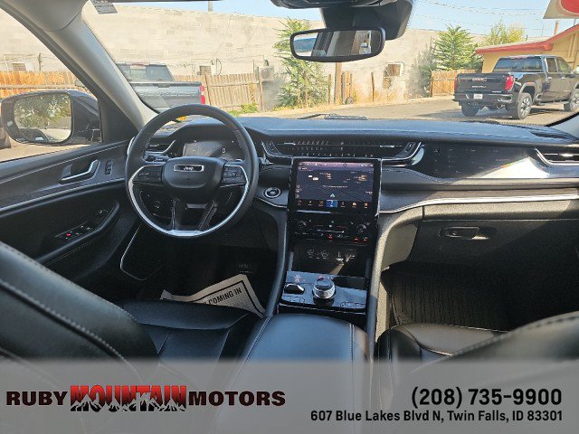 Used 2023 Jeep Grand Cherokee 4WD 4xe image 34