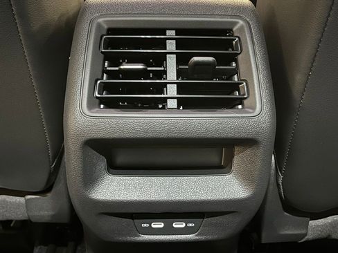 New 2026 Volkswagen Tiguan SE AWD/4WD image 23