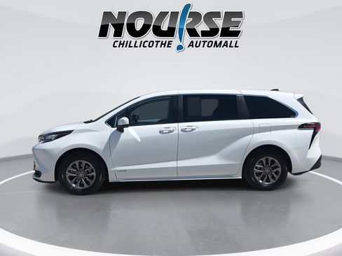 Used 2021 Toyota Sienna LE FWD image 5