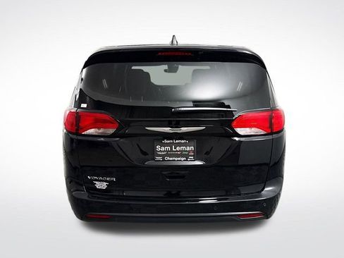 New 2026 Chrysler Voyager LX image 6