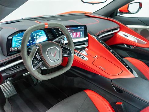 Used 2025 Chevrolet Corvette Stingray Preferred Cpe w/ Z51 Performance Package RWD image 19