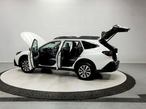Used 2021 Subaru Outback Premium image 13