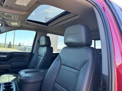 Used 2022 GMC Sierra 1500 Denali w/ Denali Premium Package AWD/4WD image 15