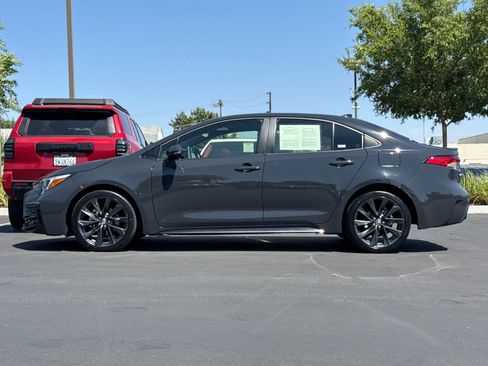 Used 2025 Toyota Corolla SE w/ SE Premium Package FWD image 9