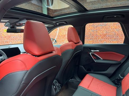 Used 2025 BMW X1 xDrive28i w/ Technology Package image 24