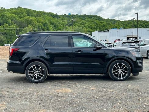 Used 2016 Ford Explorer Sport AWD/4WD image 3