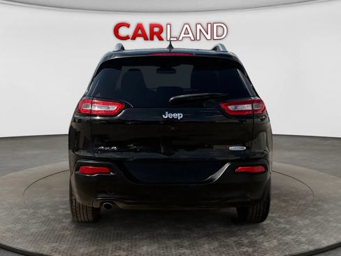 Used 2016 Jeep Cherokee Latitude AWD/4WD image 5