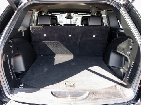 Used 2022 Jeep Grand Cherokee Laredo X RWD image 61