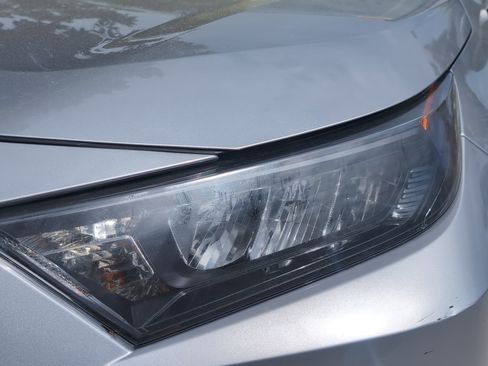 Certified 2021 Toyota RAV4 LE w/ Carpet Mat Package (TMS) image 6