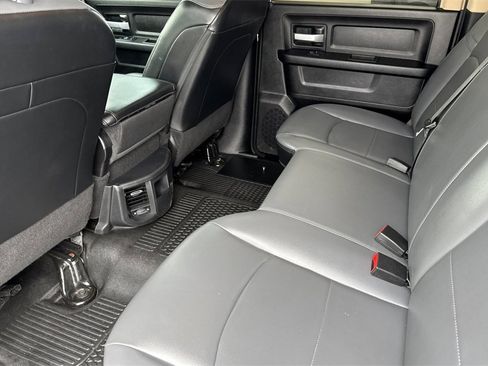 Used 2019 RAM 2500 Tradesman w/ Chrome Appearance Group image 12