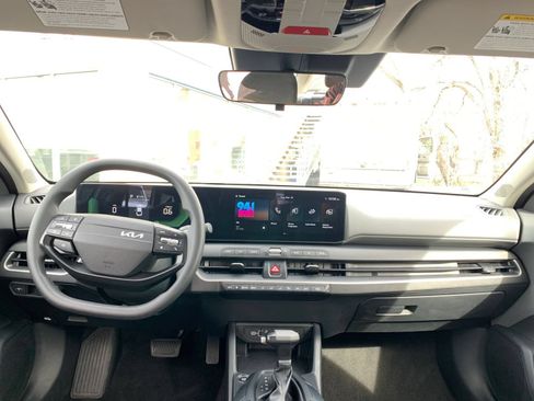 Used 2025 Kia K4 FWD image 32