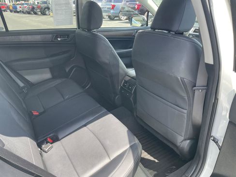 Used 2017 Subaru Outback 3.6R Limited AWD/4WD image 29