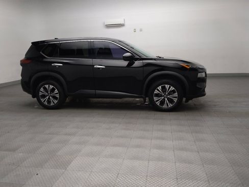 Used 2021 Nissan Rogue SV FWD image 11
