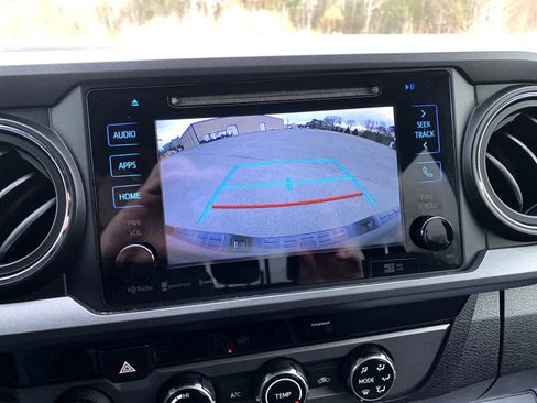 Used 2017 Toyota Tacoma 4x4 Double Cab image 13