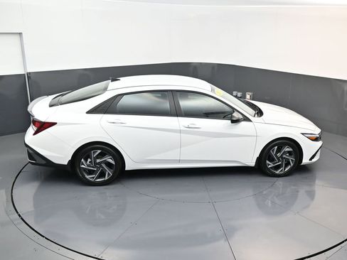 Certified 2025 Hyundai Elantra Sport image 14