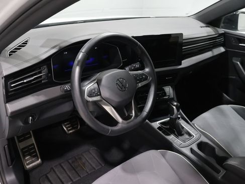 Used 2025 Volkswagen Jetta Sport FWD image 12
