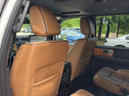 Used 2014 Lincoln Navigator 4WD w/ Equipment Group 101A image 15