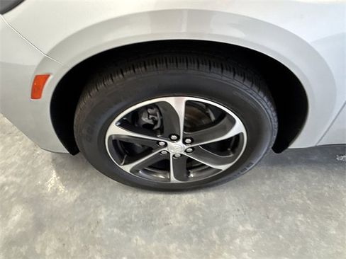 Used 2022 Buick Enclave Essence w/ Experience Buick Package image 11